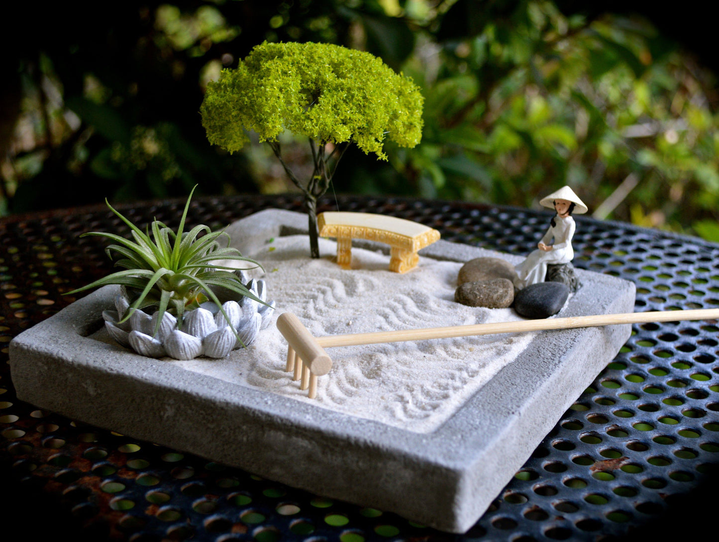 Zen Sand Garden for Desk with Rake, Stand, Rocks and Mini Furnishing Articles - Office Table Accessories, Mini Zen Sand Garden Kit
